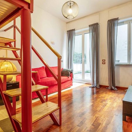 One Bedroom Apartment With Terrace Near Duomo 밀라노 외부 사진