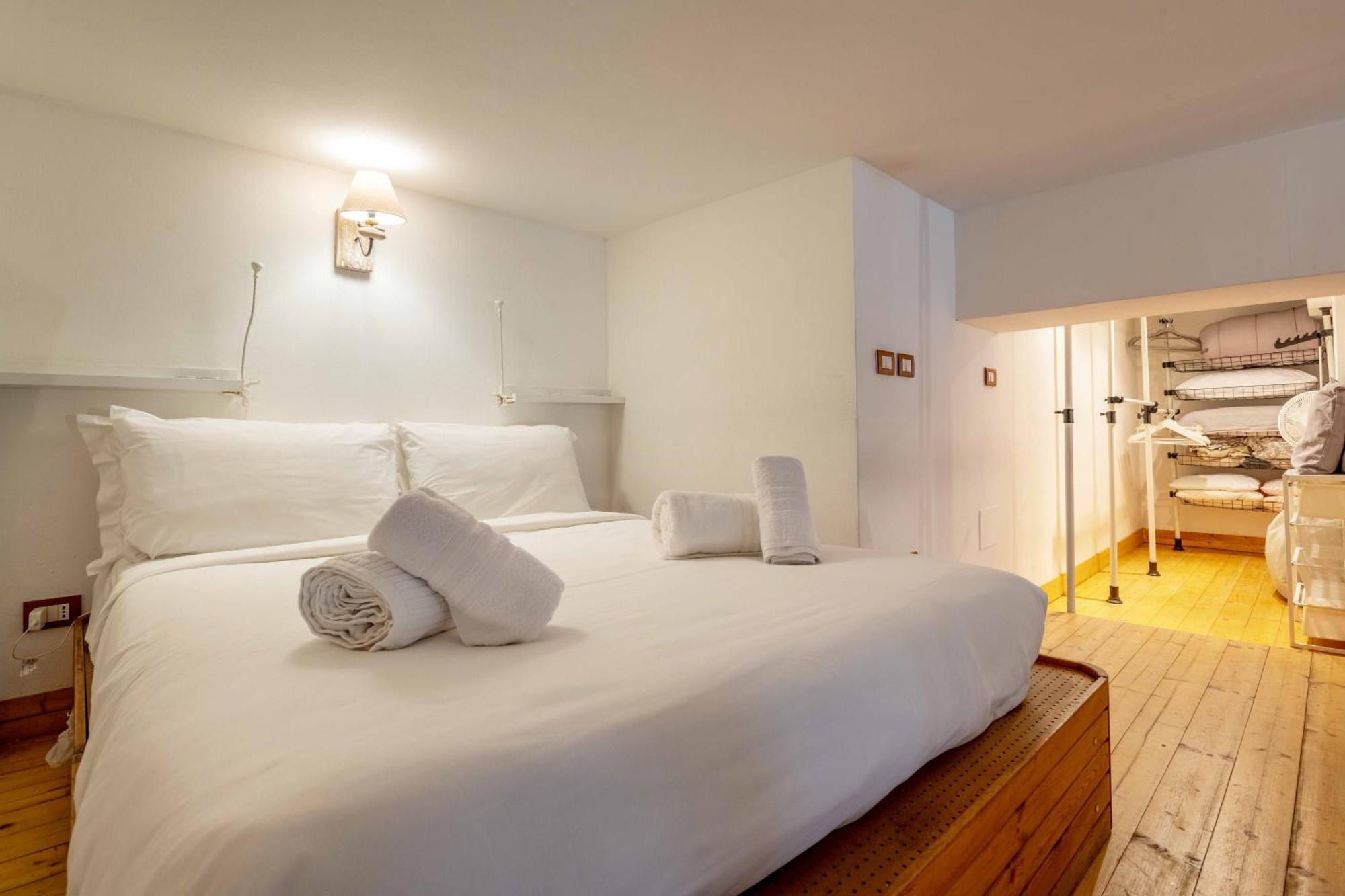 One Bedroom Apartment With Terrace Near Duomo 밀라노 외부 사진