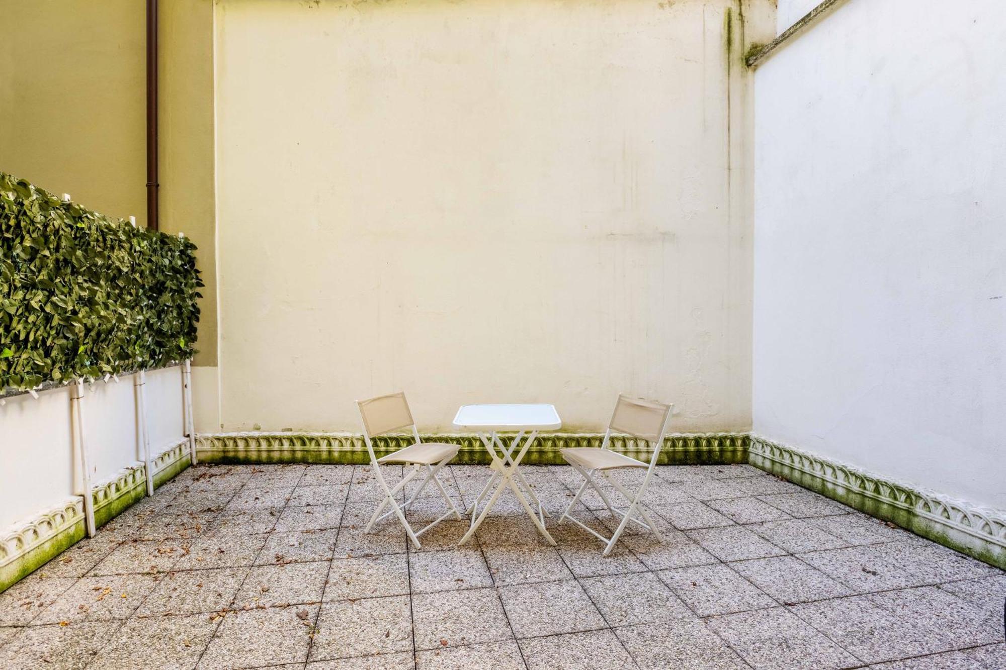 One Bedroom Apartment With Terrace Near Duomo 밀라노 외부 사진